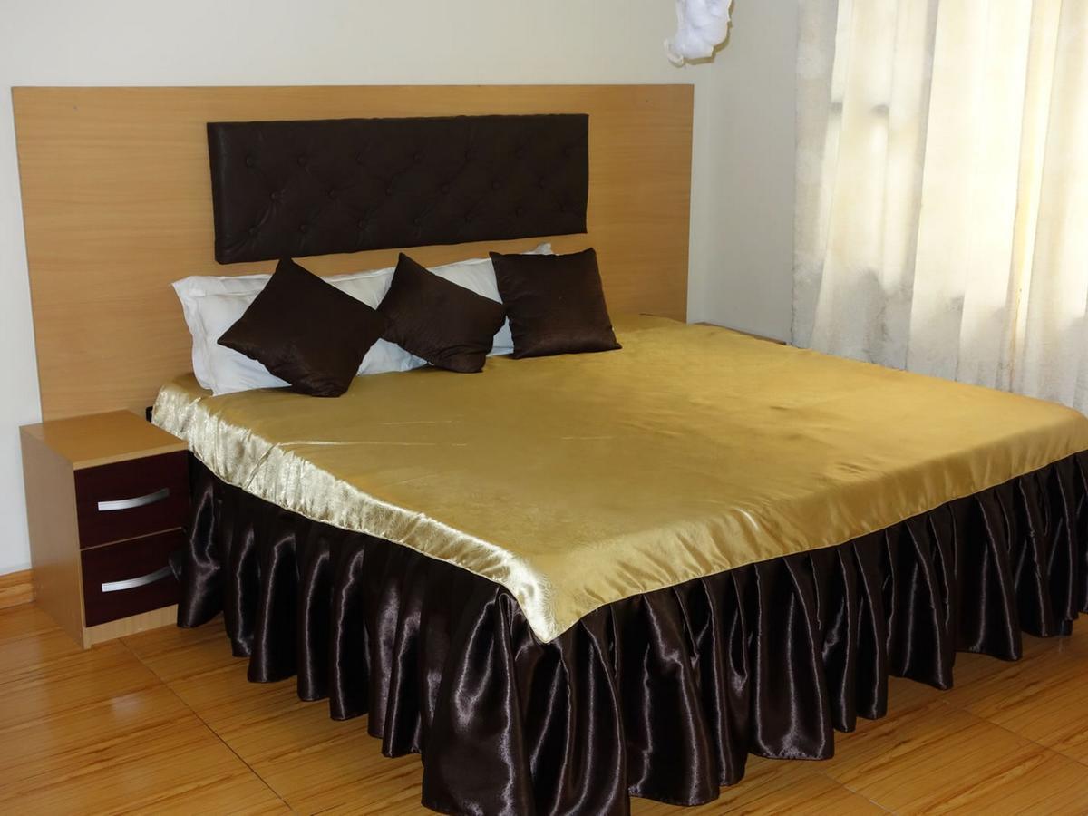 Bridgeway Guest House Джинджа Екстериор снимка